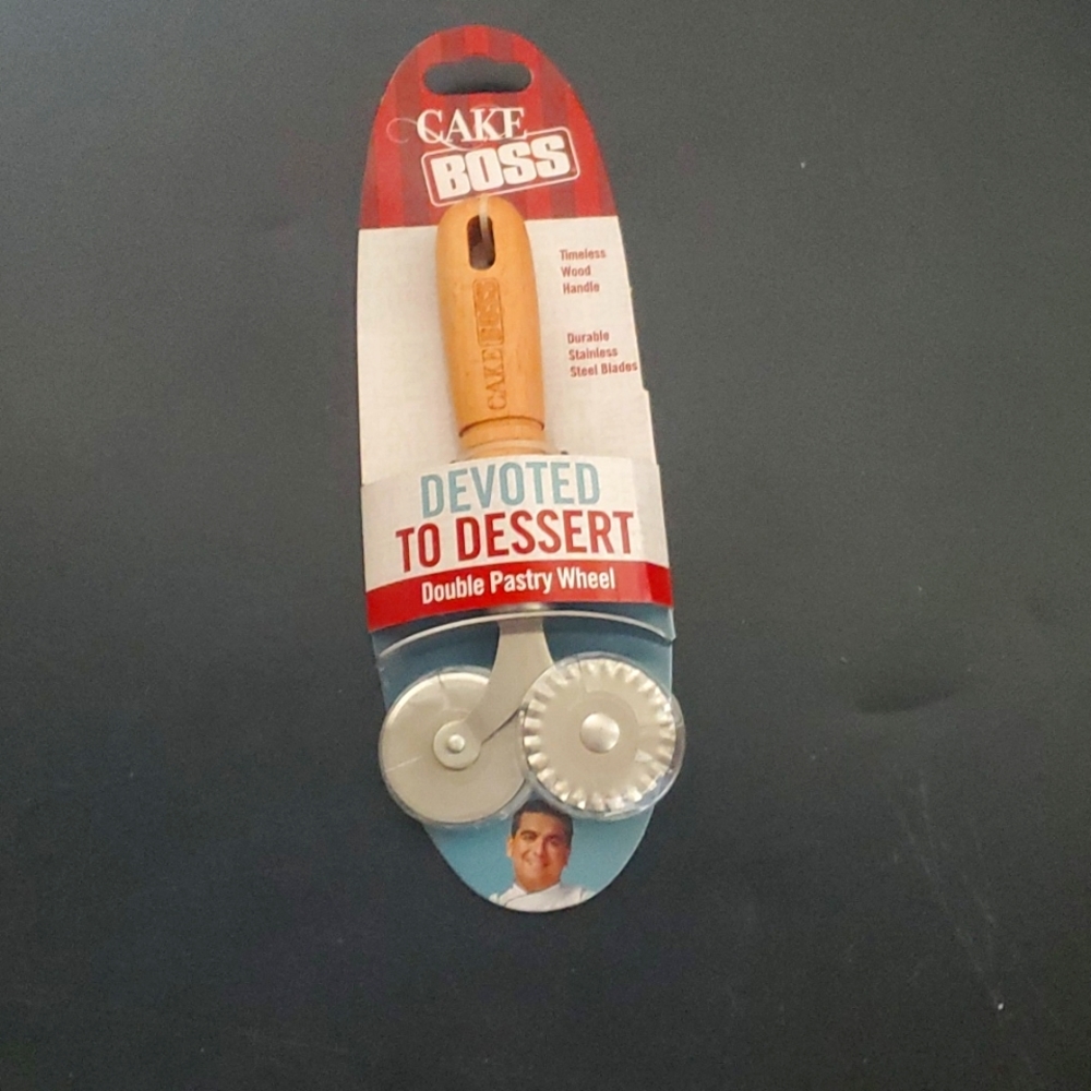 Cake boss double pastry wheel NEW